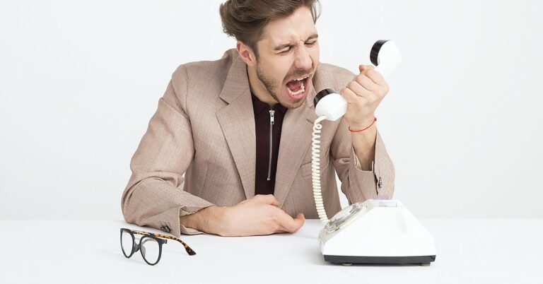 Hakaret davası adli sicile işler mi